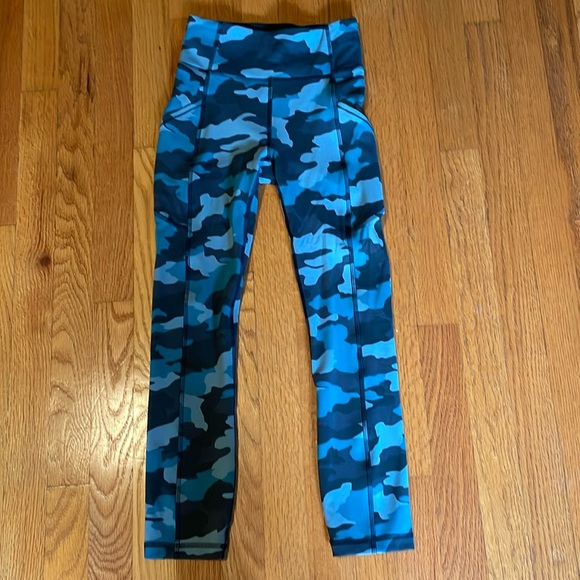 Lululemon Green Camo Legging - Picture 1 of 4